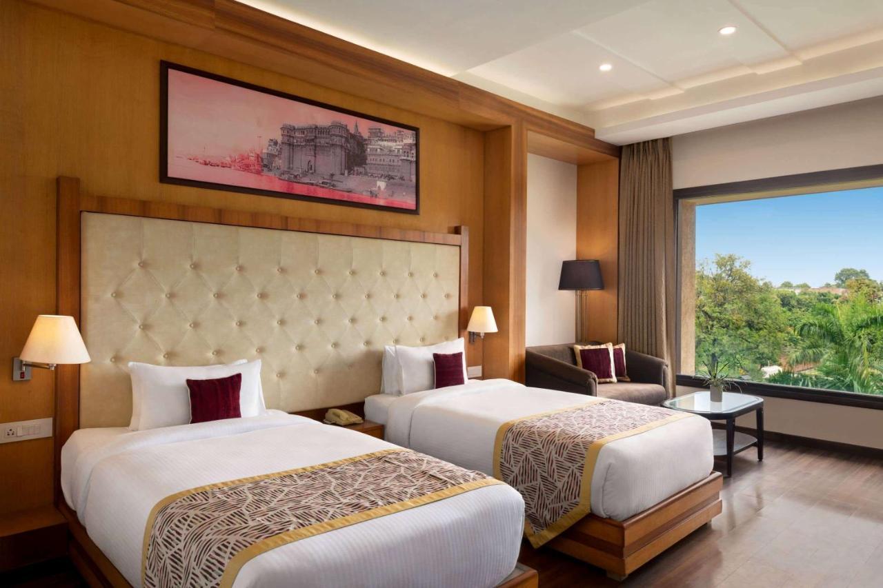 Hotel Ramada By Wyndham Varanasi Katesar 4*