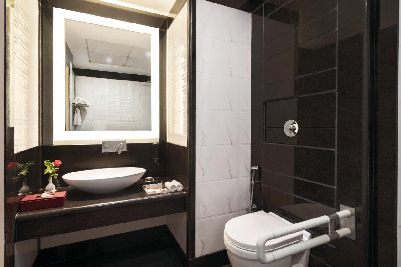 Hotel Ramada By Wyndham Varanasi Katesar 4*