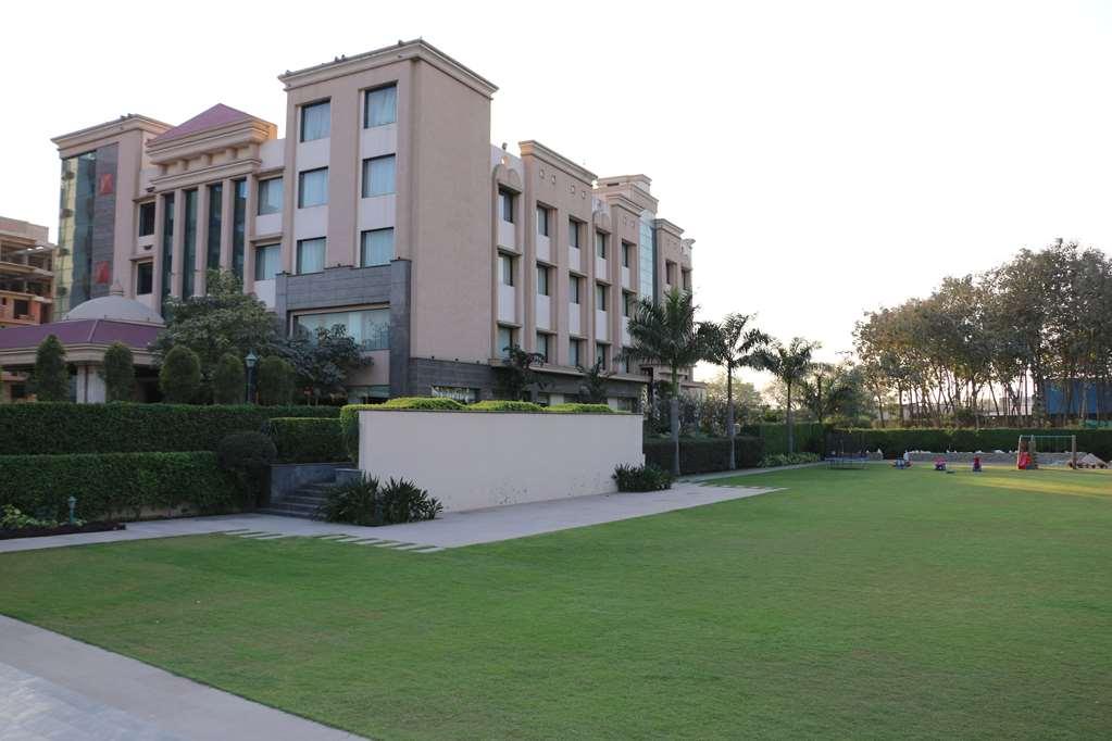 Hotel Ramada By Wyndham Varanasi Katesar
