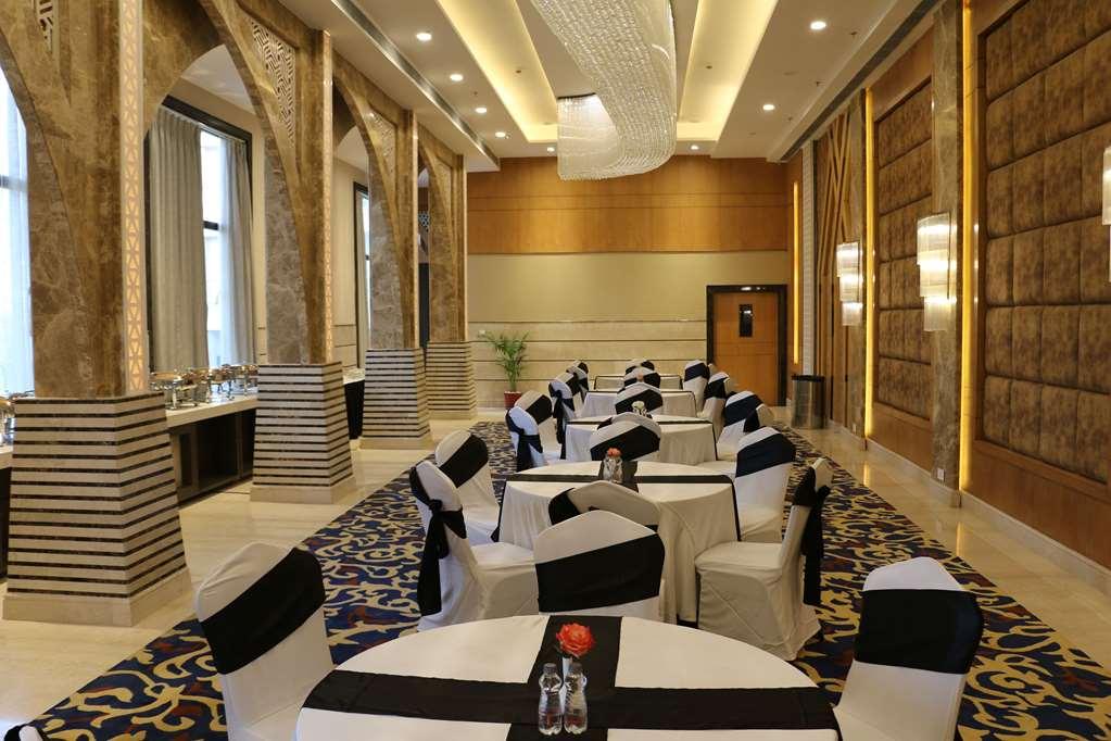 Ramada By Wyndham Varanasi Katesar 4* Chandauli