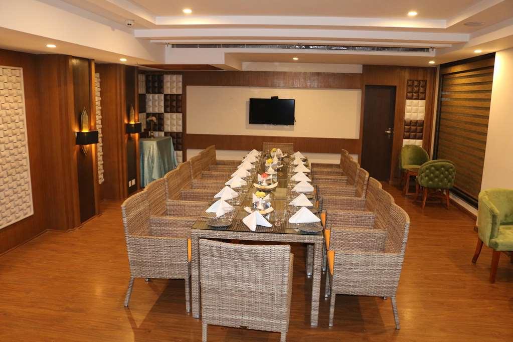 Ramada By Wyndham Varanasi Katesar Hotel