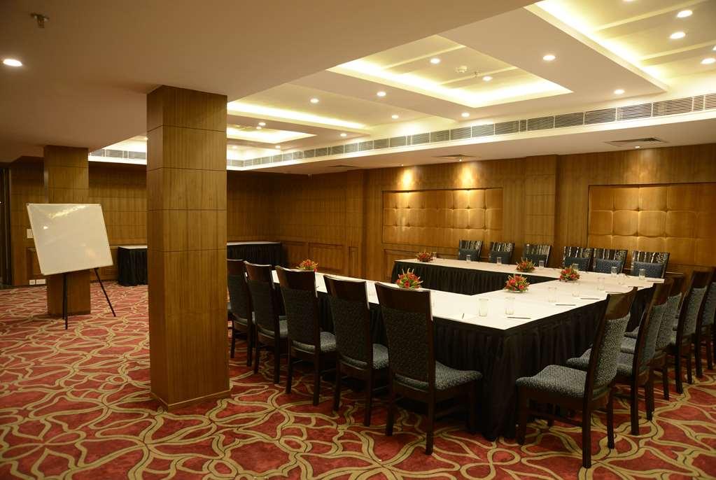 Ramada By Wyndham Varanasi Katesar Hotel 4*