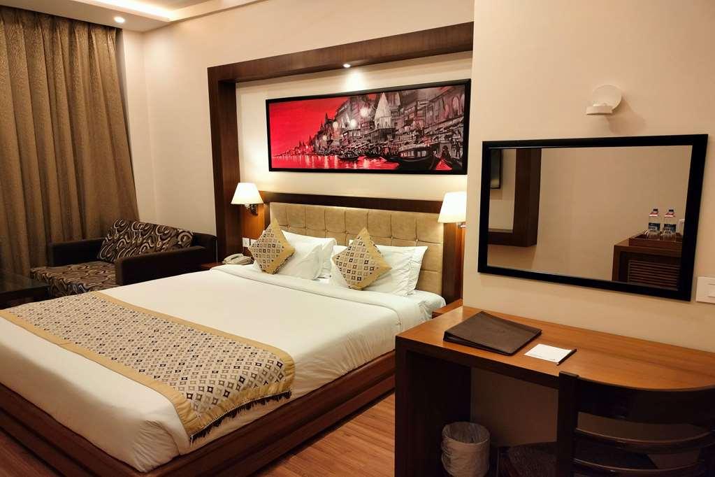 Hotel Ramada By Wyndham Varanasi Katesar Chandauli