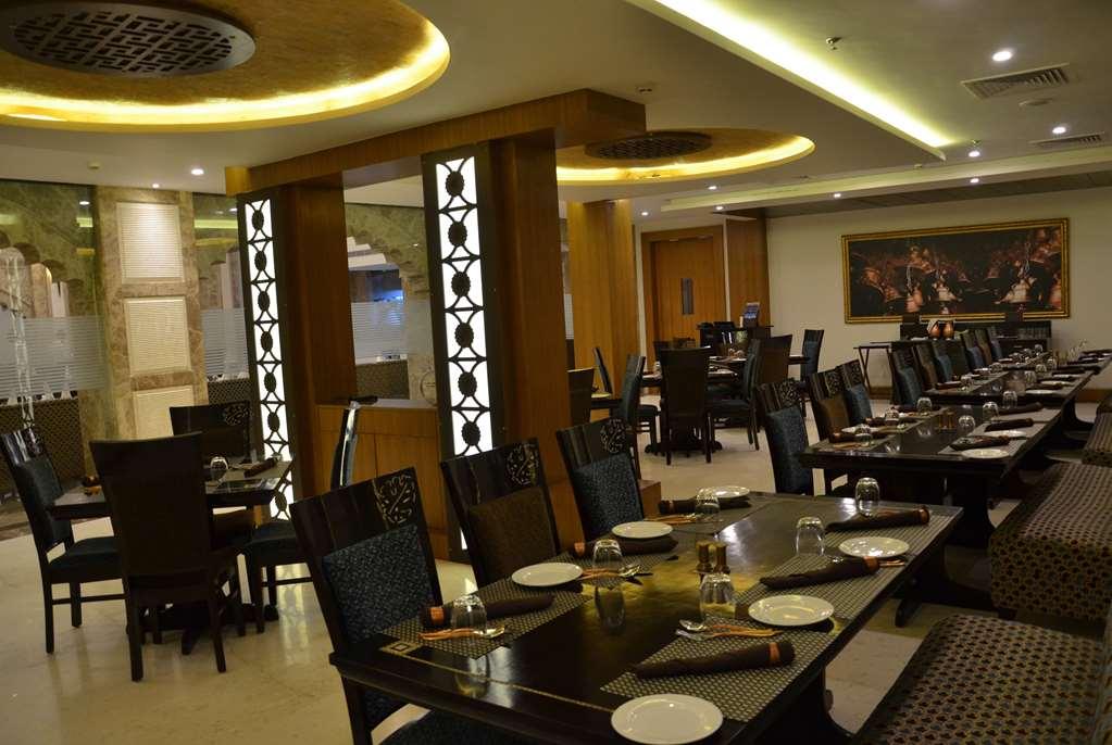 Ramada By Wyndham Varanasi Katesar Hotel 4*