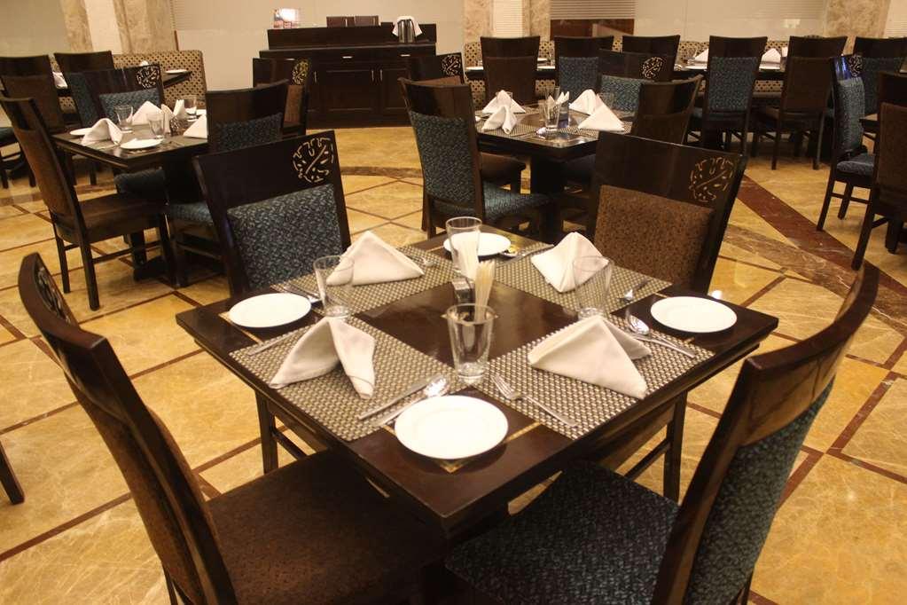 Ramada By Wyndham Varanasi Katesar 4*