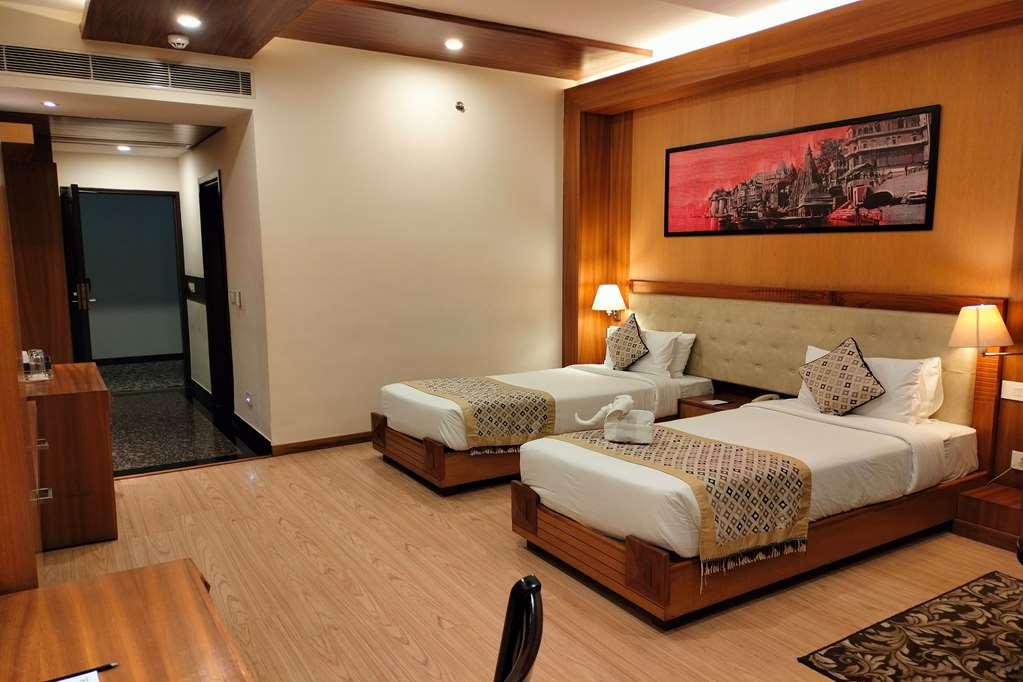 Ramada By Wyndham Varanasi Katesar Hotel