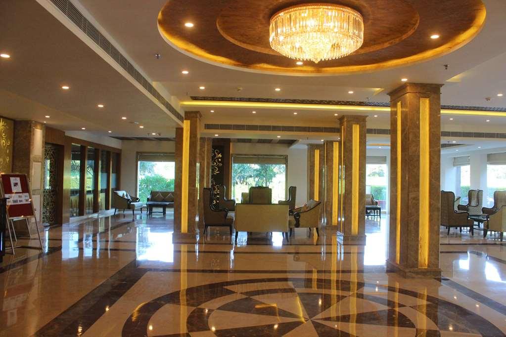 Ramada By Wyndham Varanasi Katesar 4*