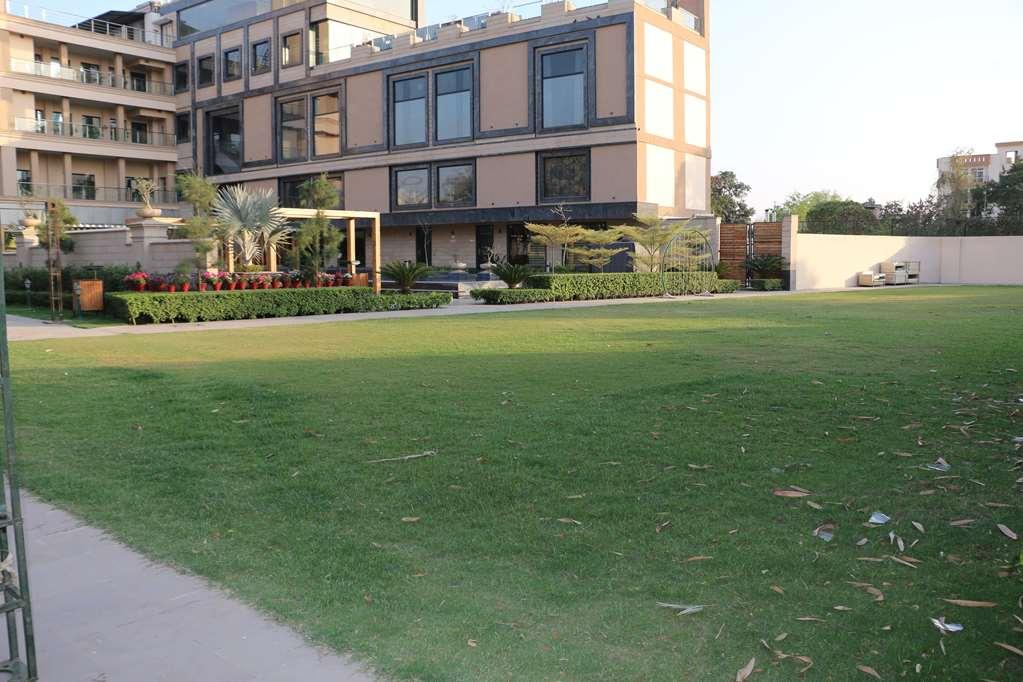 Ramada By Wyndham Varanasi Katesar 4* Chandauli