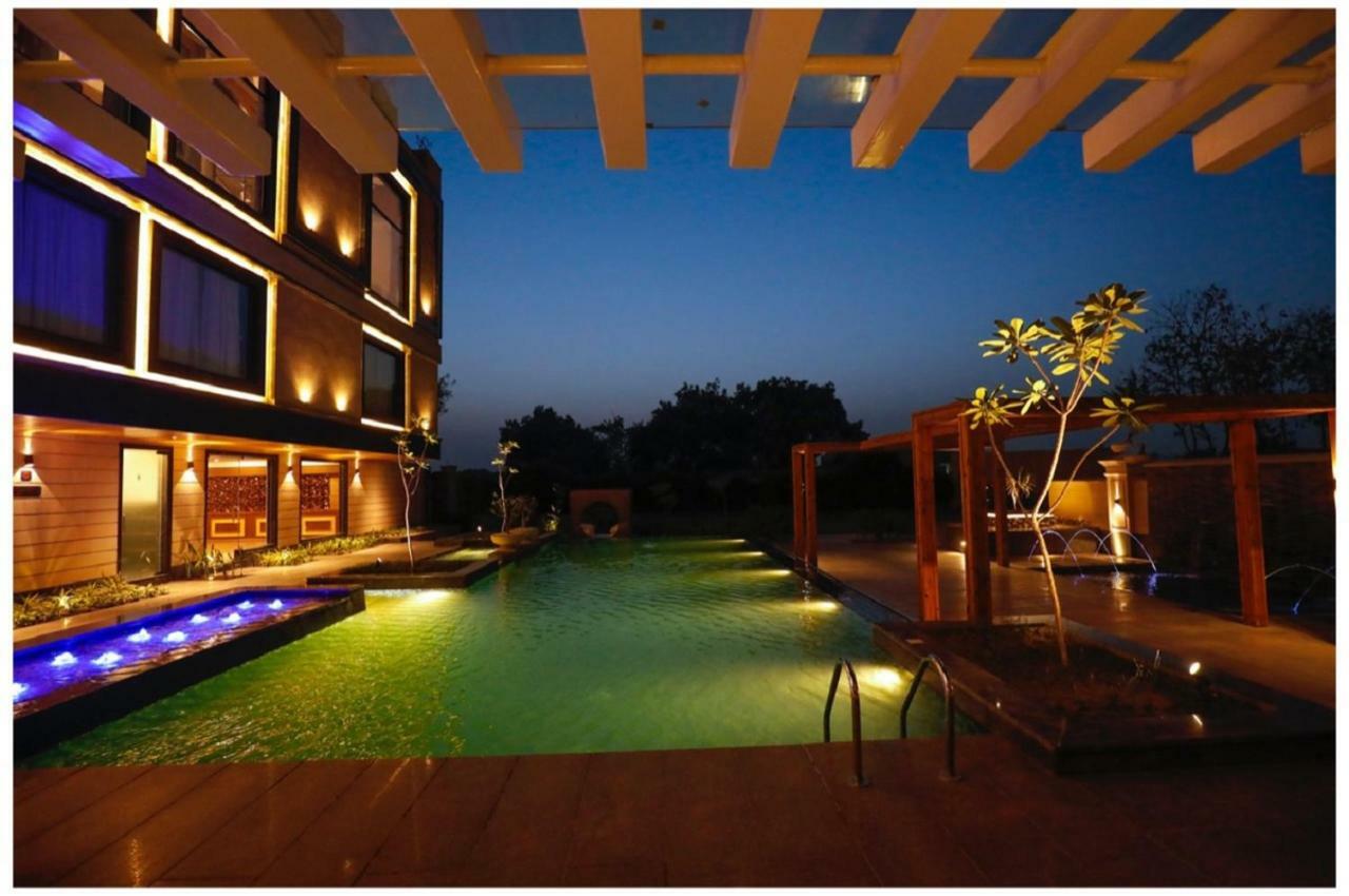 Ramada By Wyndham Varanasi Katesar Hotel